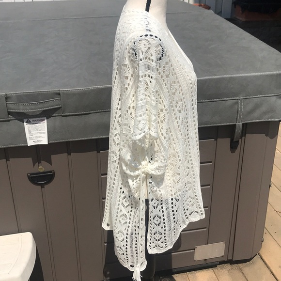 Beautiful ivory beach cover up new with out tags - Picture 2 of 6